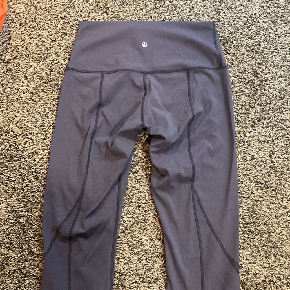 Lululemon cropped leggings
